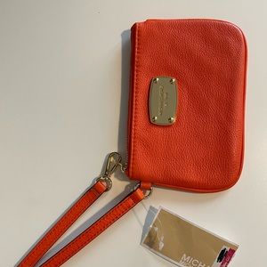 Michael Kors Jet Set Leather Zip-Around Wristlet